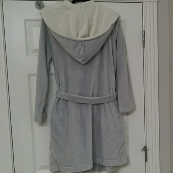 Victoria Secret Robe - Picture 6 of 6